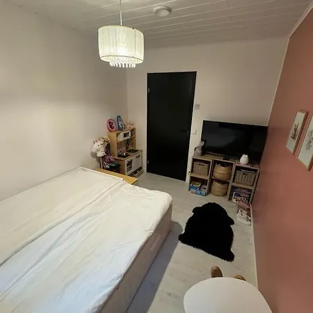 Villa King's Hill, Moderni Perhelomakohde Vantaa